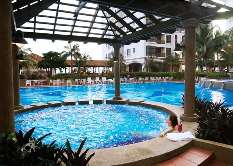 Pool View 2 Room Mahkota Hotel Melaka Esterno foto
