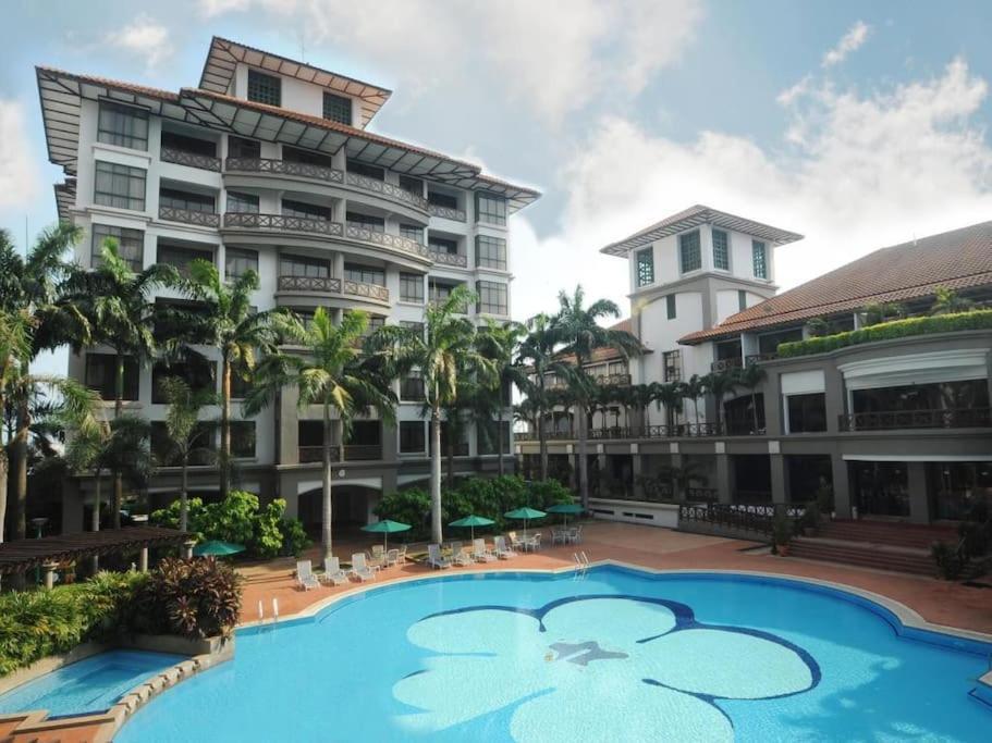 Pool View 2 Room Mahkota Hotel Melaka Esterno foto